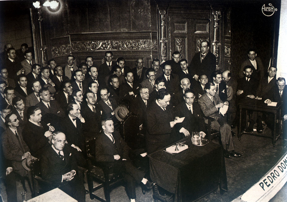 Mitin republicano en el Teatro Juan Bravo. Machado presenta a los oradores (14 de febrero de 1931). Foto Alfonso